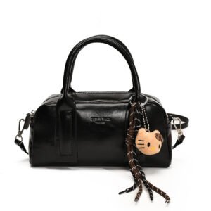 Black medium-sized handbag