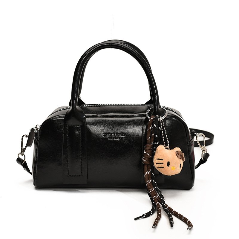 Black medium-sized handbag