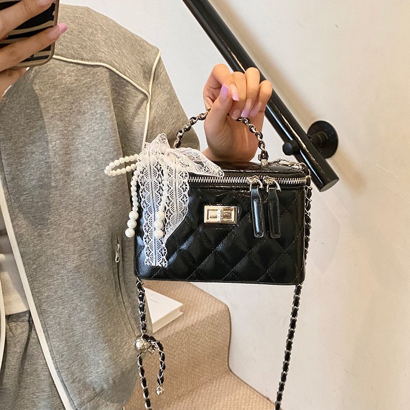 Small black handbag - Image 2