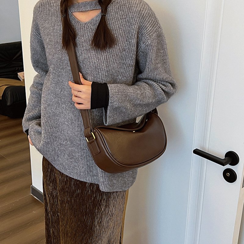 Coffee-colored medium-sized shoulder bag - Image 2