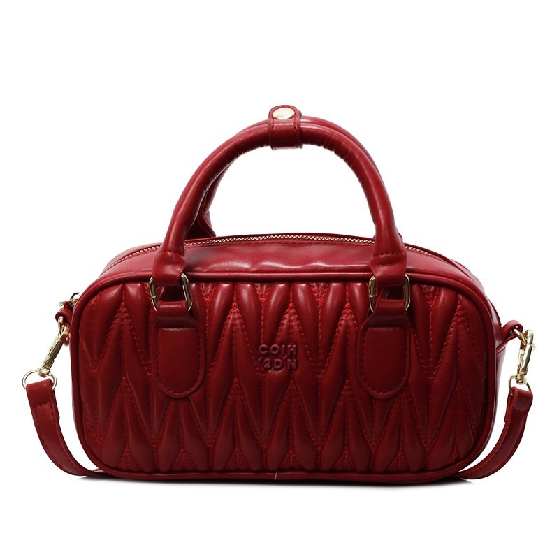Red medium-sized shoulder bag