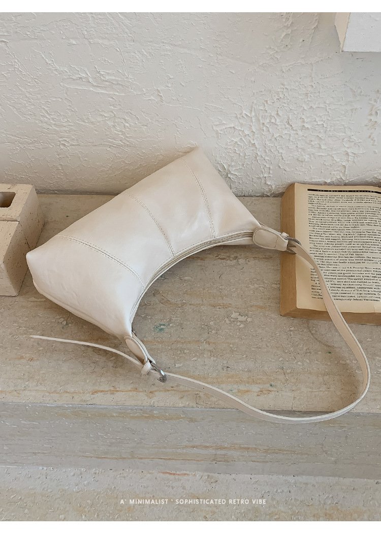 White medium-sized shoulder bag - Image 4